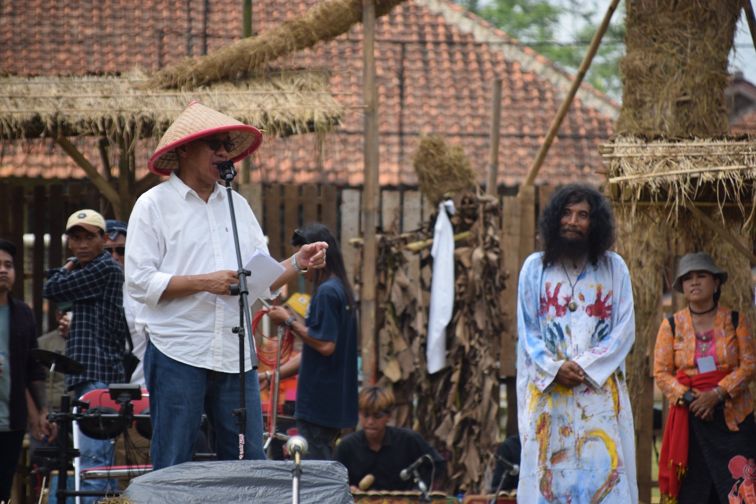 Mbah Titut di Panggung Jerami Fest 4