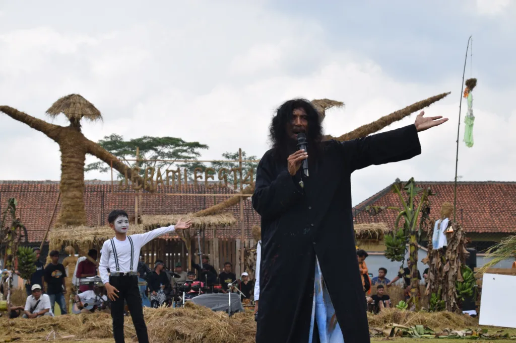 Ki Titut Edi Purwanto di Jerami Fest